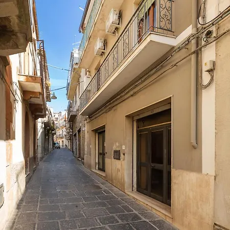 Casa Del Corso * Motta Camastra